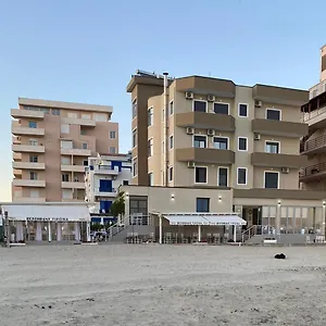 Tirona Szálloda