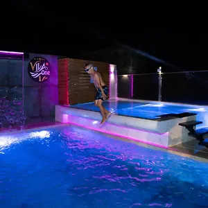 4* فندق One