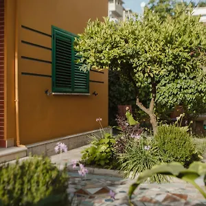 Rare With Private Parking & Garden Durrës